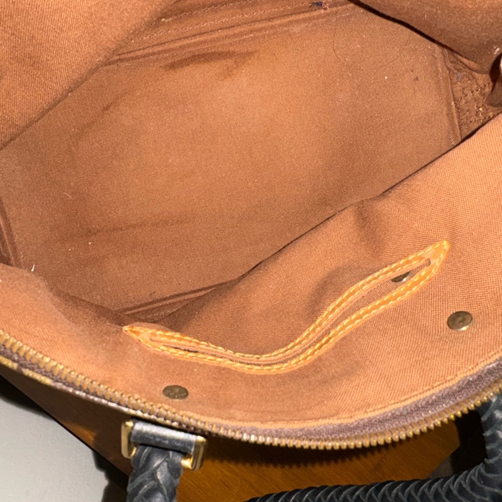 Louis Vuitton Brown Monogram Shoulder Bag with Black Accents. - Picture 5 of 6